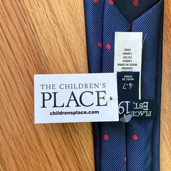 Boy’s size 4-7 NWT Children’s Place navy clip on tie with red polka dots - Picture 6 of 6